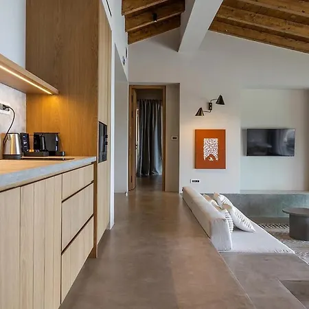 Eliamos & فندق 5*