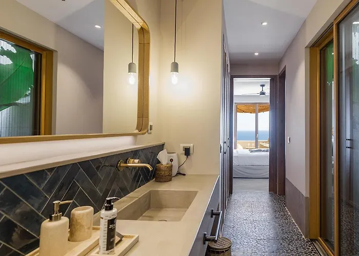 Eliamos & Hotel 5*