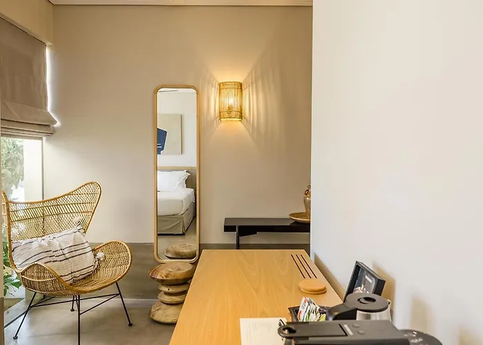Eliamos & Hotel