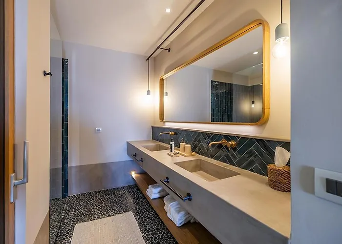 Hotel Eliamos &